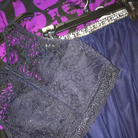 NAVY TWO PIECE HOMECOMING DRESS- JUNIORS SIZE 3 - Picture 3 of 5